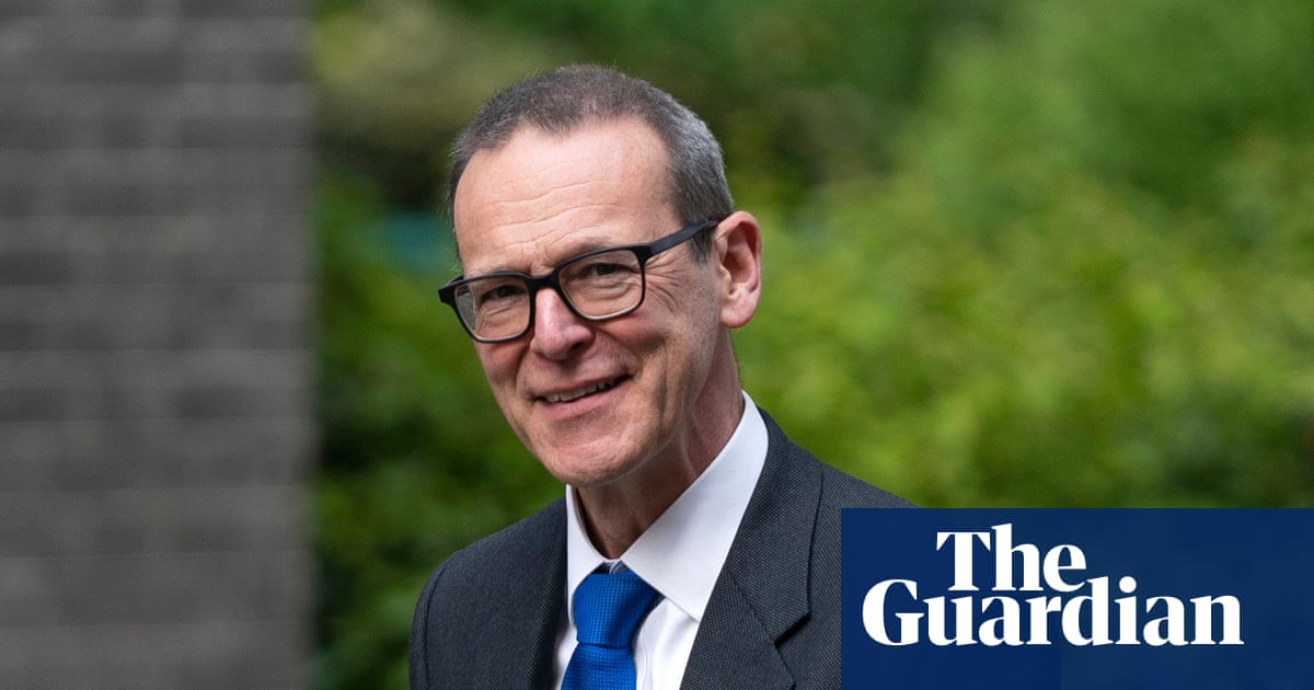 Former top civil servant warns ‘more due diligence’ to be done over replacement of Chris Wormald