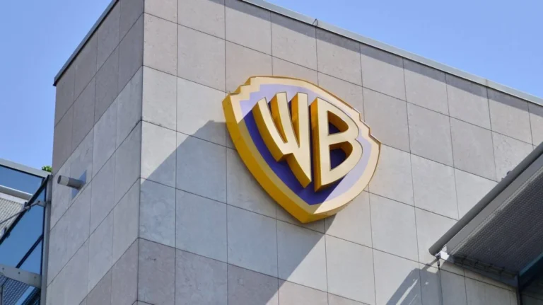 Warner Bros (WBD) Stock: Paramount Bid Gains Momentum as Netflix Deal Faces Antitrust Hurdles - Blockonomi