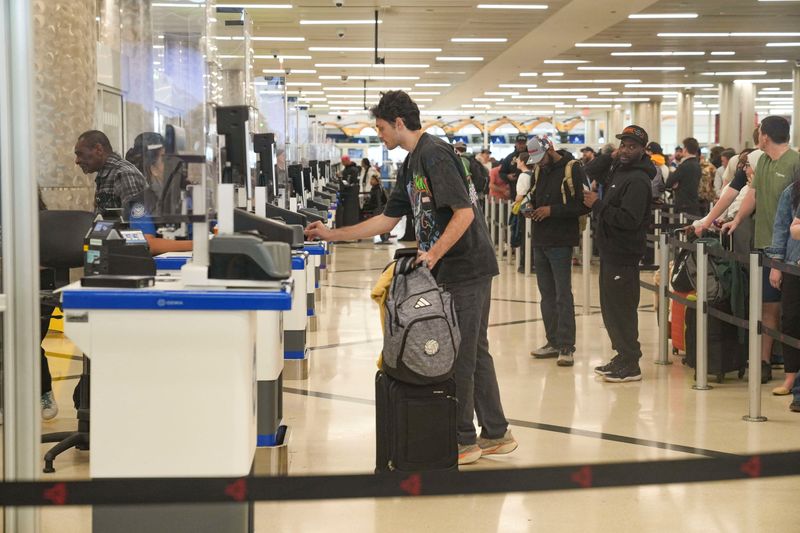 Airports rush to feed unpaid TSA workers as belts tighten