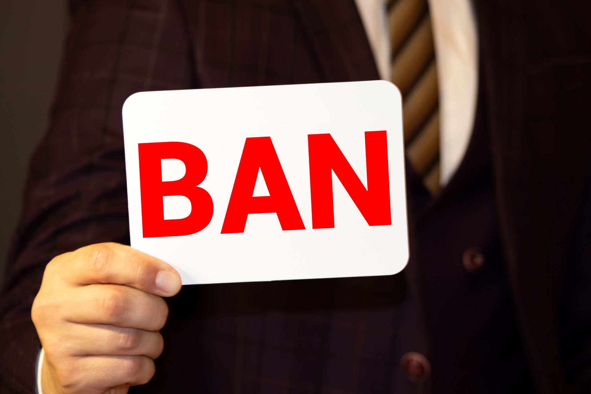 Bipartisan Bill Targets Political Betting by Federal Officials