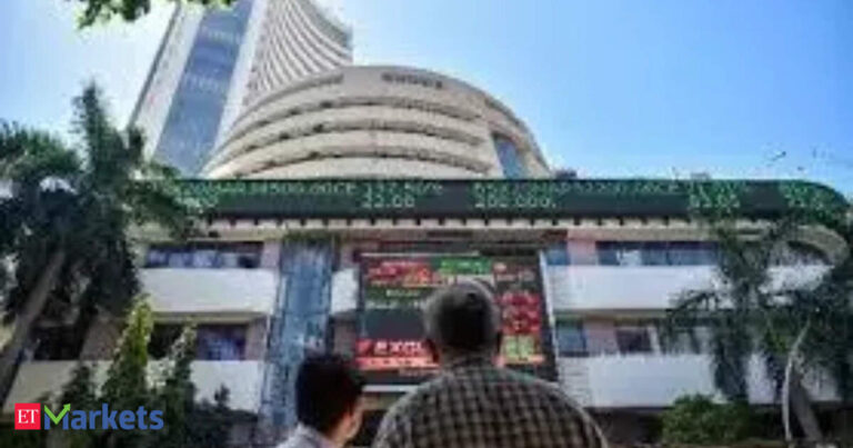 M-cap of top 10 firms tumbles by Rs 4.48 lakh cr; SBI, HDFC Bank top laggards