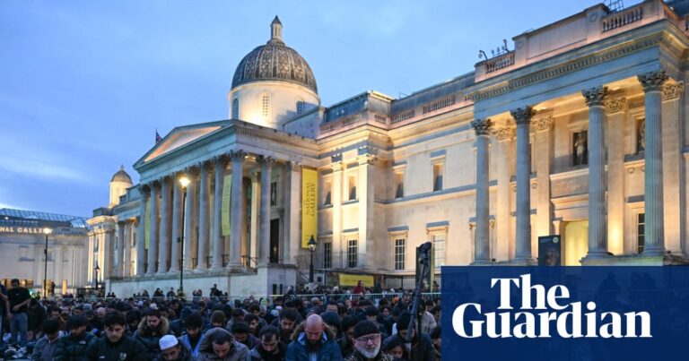 Nigel Farage condemned over call to ban public prayer for Muslims in the UK