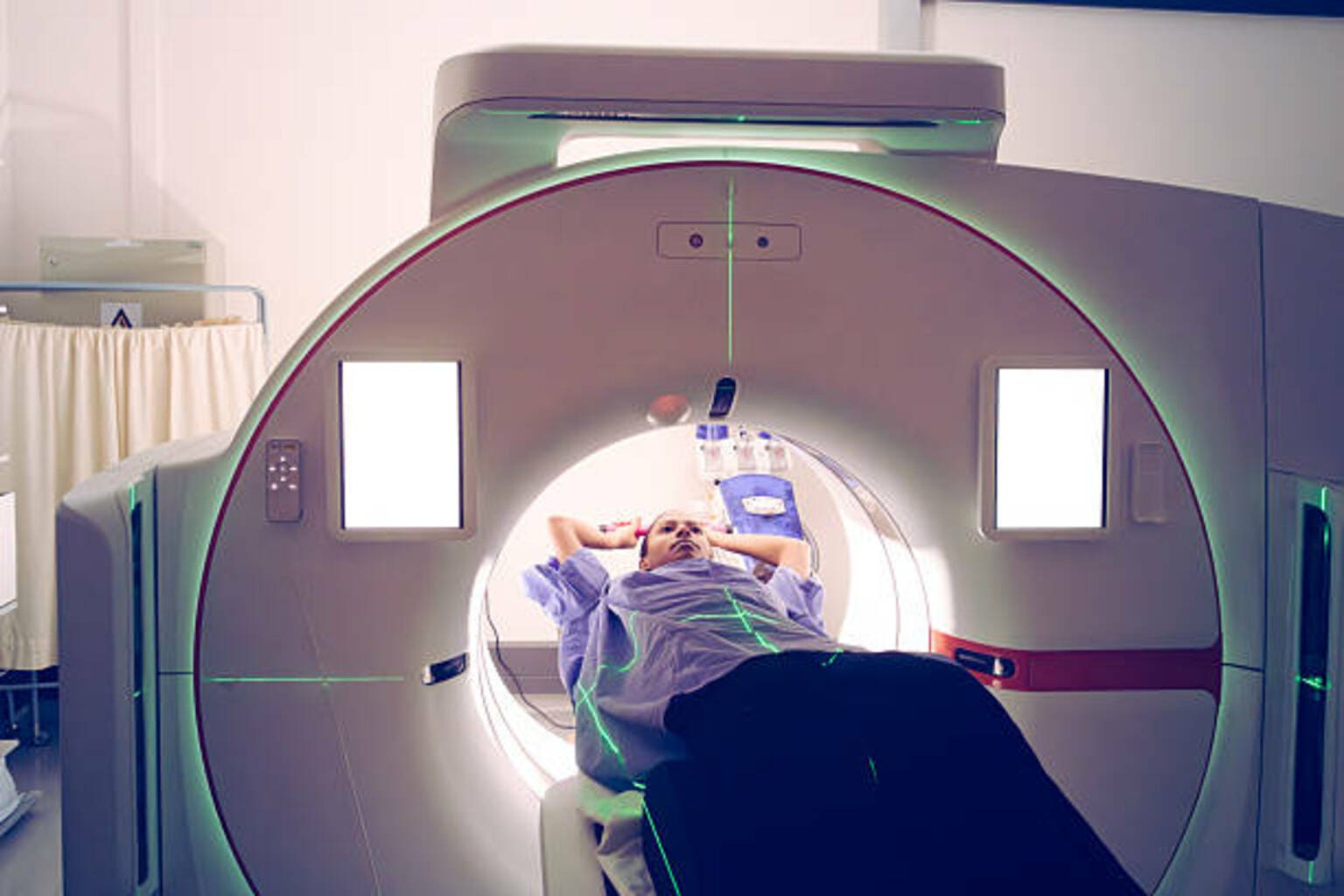 RadNet's Pullback Offers Upside With Outpatient Imaging And AI (NASDAQ:RDNT)