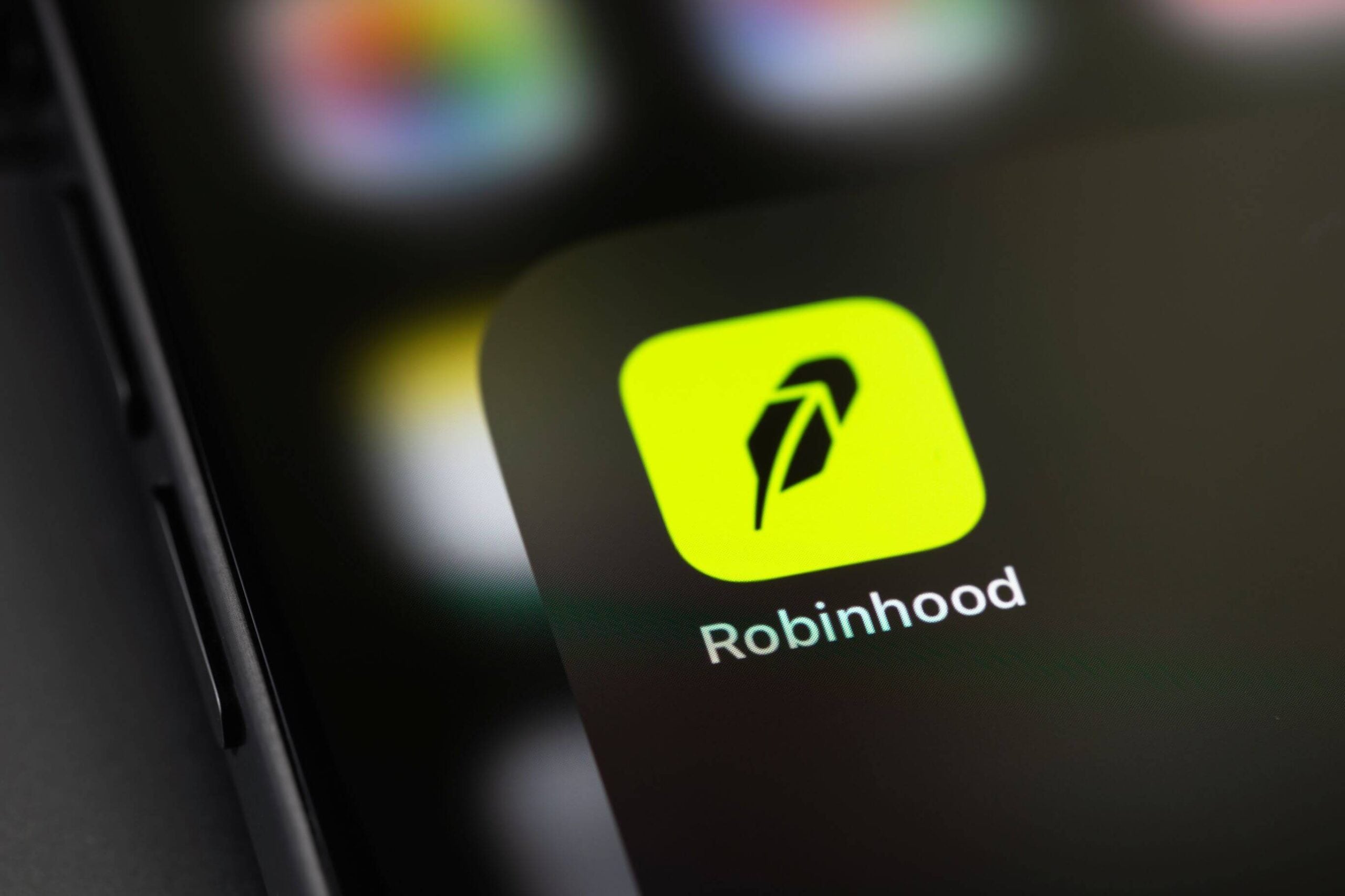 Robinhood (HOOD) Stock Slides After February Trading Metrics Show Mixed Results - Blockonomi