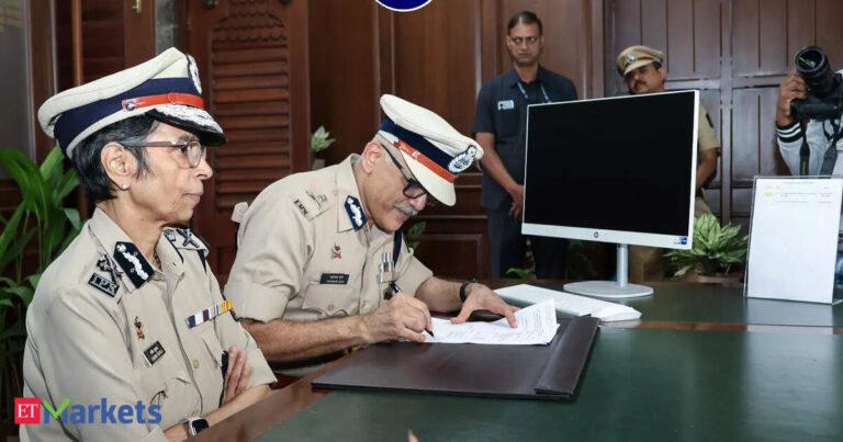 Sadanand Date takes charge as Sebi executive director