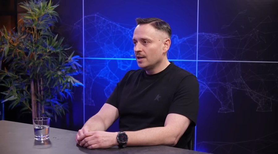 Omar Arnaout, the CEO of XTB. Source: Comparic/YouTube