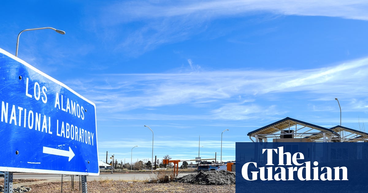 Conspiracy theory over UFOs and missing scientists spreads from web to White House