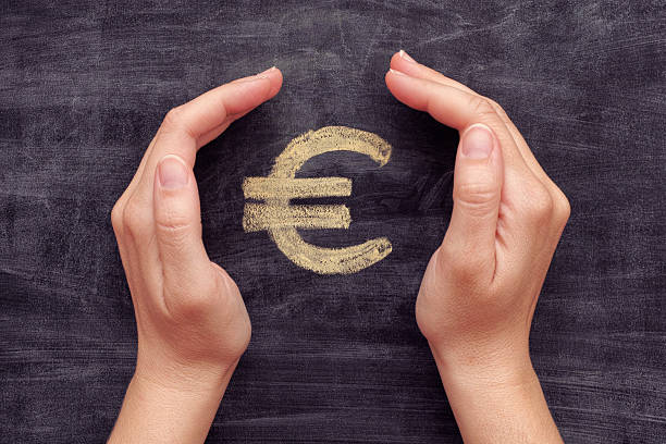 EUR/USD Range Tightens, Is a Breakout Imminent? - ActionForex