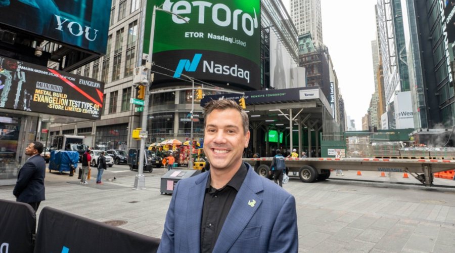 Yoni Assia at the eToro IPO launch event at Nasdaq (Photo: Wikimedia)