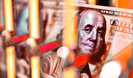 Scammers Drain $76,000 From Truist Bank Customer, Convincing Victim To Withdraw Piles of Cash in Person - The Daily Hodl