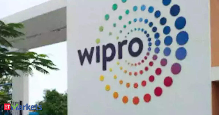 Wipro taps deal momentum to arrest revenue slide, but growth elusive for now