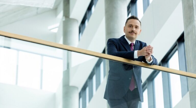 Omar Arnaout, CEO of XTB