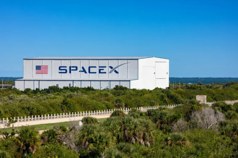 SpaceX (SPCX) Adjusts IPO Valuation to $1.8 Trillion Ahead of Historic Public Debut - Blockonomi