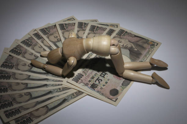 USDJPY Cracks 160 Barrier, Traders Cautious of Potential Intervention - ActionForex